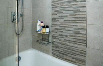 Family & Contractors 3 BR Bungalow Cot Garden Netflix Coffee Station - Foto 16