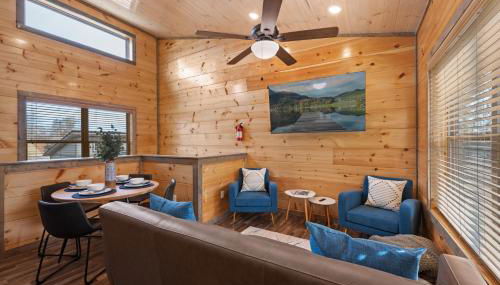 Family or couple retreat next to Downtown, Dollywood & Smoky Mountains! - Foto 5