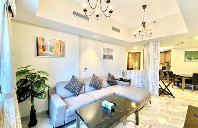 Spacious Marbella 2BR With Scenic Views - Photo 10