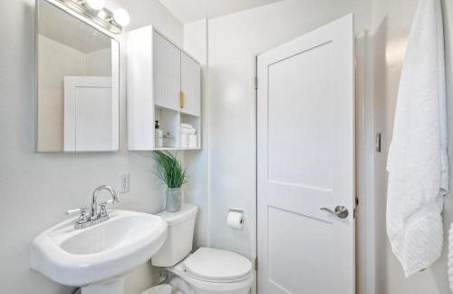 Walk To Beach - EV Charger - Outdoor Dining - 2BR - Photo 25