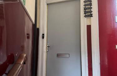 Beautiful 2-bed Study or Visit Flat - Photo 25