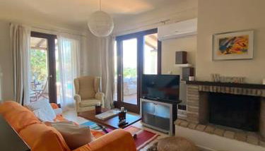 Georges Villa Galaxidi, family, pool and garden - Foto 5