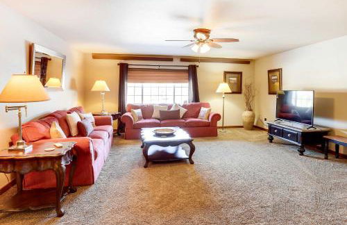 Centrally-Located Deadwood Apt with Mountain Views! - Foto 7