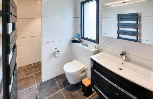 3 Bedroom Awesome Home In Plouguerneau - Foto 22