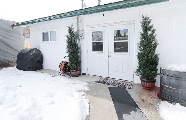 Downtown Granby Retreat & Spa - Photo 33