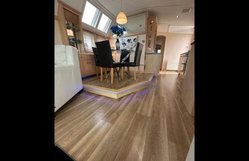 M9 luxury lodge style holiday home waterside Ingoldmells Skegness Santanavan 11 - Foto 27