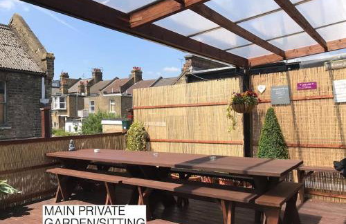 Large Modern Spacious House 6 Bedrooms 5 Bathrooms - Foto 16