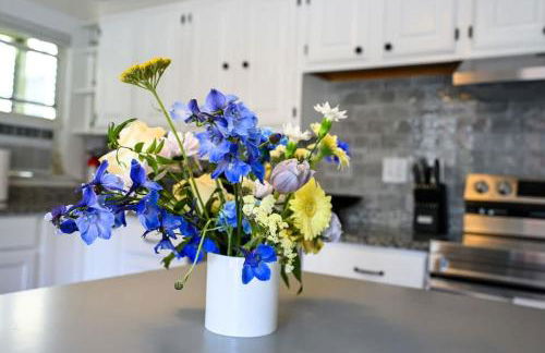 Spacious 6BR close to Portsmouth beaches and UNH - Photo 38