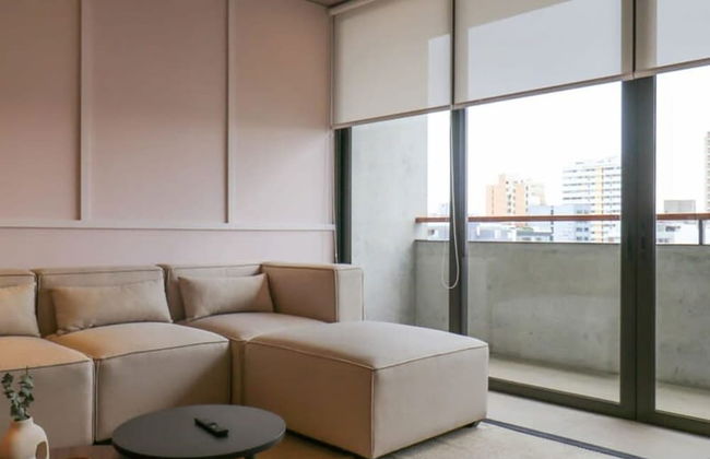 w Picturesque 2BR With Balcony in Miraflores - Photo 3