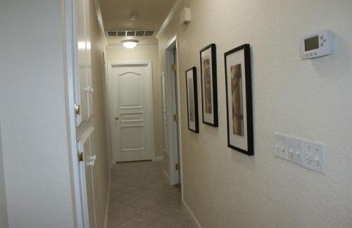 Quiet Hilltop Home With Stunning Hill Top And Valley Views - Foto 15