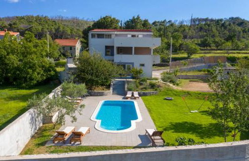 Villa Ume - heated pool, sauna, volleyball court - Photo 2