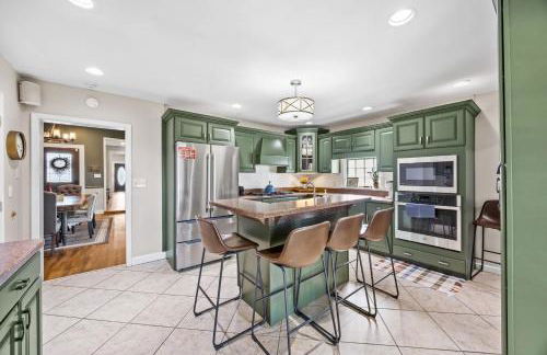 3BR Cozy Family Home with HotTub & Spacious Backyard - Foto 37