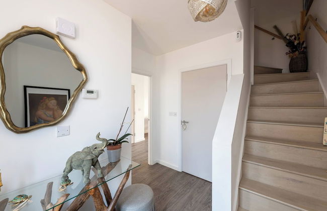 Stylish 3-bed Townhouse With 3 Baths in Southgate - Foto 12