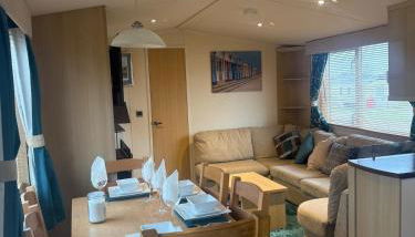 Lovely Serenity 1 and gorgeous Serenity 2 are 3 bedroom 2 bathroom caravans - Foto 4