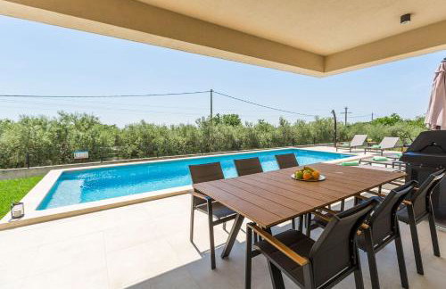 Neue und hundefreundliche Villa mit Panorama-Meerblick, Privatpool, Grillbereich, Babybett, Waschmaschine - Foto 4