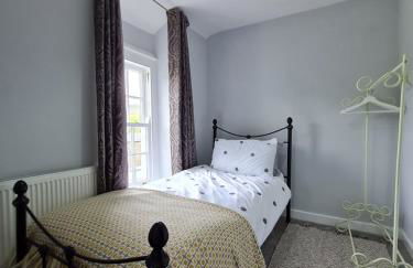 Picturesque 2 Bedroom Miners Cottage Near Bike Park Wales & Brecon Beacons - Photo 8