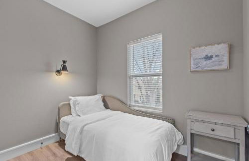 Uptown Elegant Escape | JZ Vacation Rentals - Foto 33