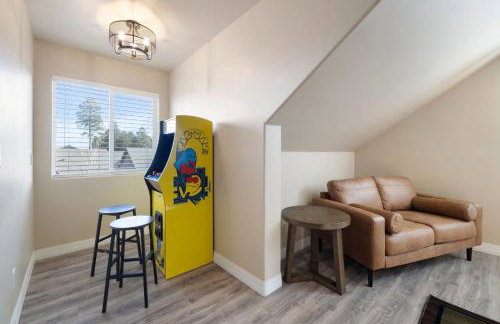 NEW! 5BR Family Retreat with Game Room, AC, Near Downtown Flagstaff & NAU - Foto 19