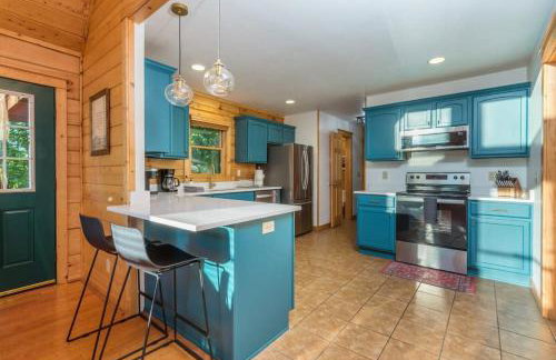 2 Cabins ~ Sleeps 22 ~ 100 Feet Apart ~ Ski in out - Foto 19