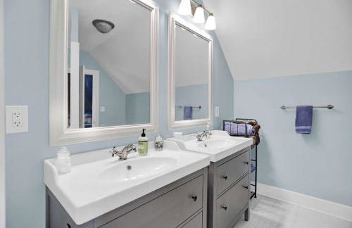 Fountain Square Gem with Rooftop Patio & Fire Pit- Family Friendly - Foto 30