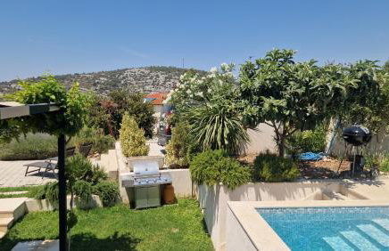 Vila Hrvatska - Photo 31