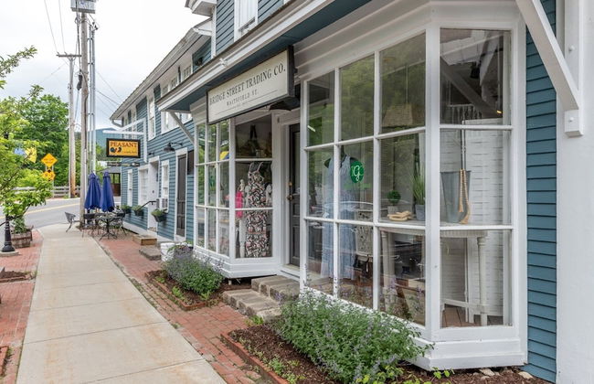 208 Village Gate Studio Bedroom Condo by RedAwning - Photo 10