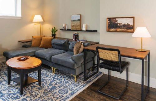 Downtown Modern 2BR Loft Apartment - Sleeps 8-9 - Foto 22