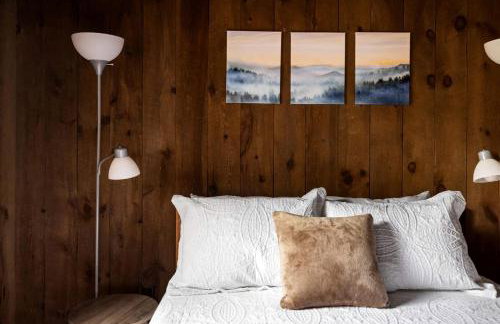 Vibrant Woodland Cabin Sanctuary near Great Cacapon River in West Virginia - Foto 27