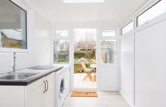 Newly Renovated Cottage 150m From Waterfront - Photo 62