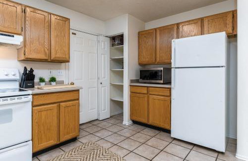 Cozy Three Bedroom Home - Foto 17