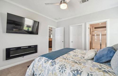 2 Bed Cozy Home, Dade City, Pickle Ball and Pool - Photo 17