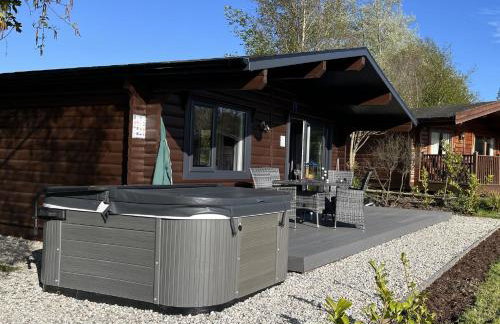 Chestnut, 6 Fingle Glen Lodges - Hot Tub - Free Parking & WiFi - Pets - Foto 3