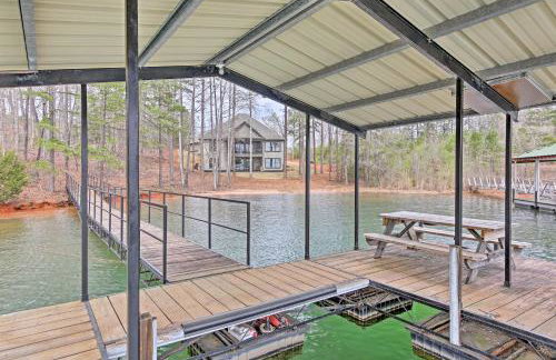 Lake Keowee Home with Balcony and Boat Dock! - Foto 32