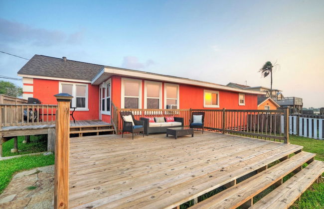 Waterfront Retreat w/ Private Boat Dock, Patio, Views Shore Thing by Avantstay - Photo 35