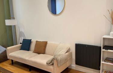 Modern Central Manchester Condo Next To AO Arena - Parking - Local Attractions - Foto 6