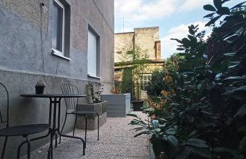 Number 28 Boutique Apartment - Photo 6