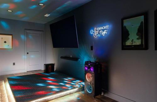 Luxe, Mountain VIEWS, Sauna, HotTub, Pups - Foto 23