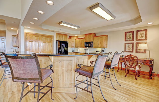 Grand Crowne Resort - Photo 7