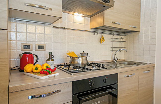 Borgo Degli Ulivi shared pool- 200m lake - Foto 6