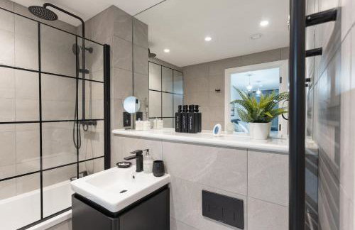 Luxury 1 Bed Apartment, Manchester Piccadilly by Kammili Properties - Photo 29