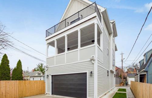 Chateau in the Village - Brand New 3BD 5BA - Foto 8