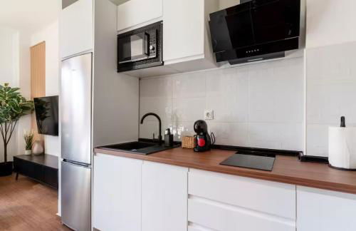 Estudio moderno con parking, frente al Palacio de Congresos - Foto 6