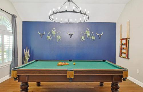 5BD 2BA w Backyard Oasis Pool Jacuzzi Firepit - Foto 5