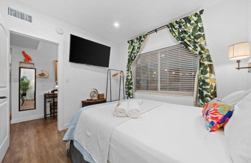 Stunning Little Havana Suites Close to airport, Calle Ocho, Brickell, Wynwood and the Beaches - Free Parking - Foto 26