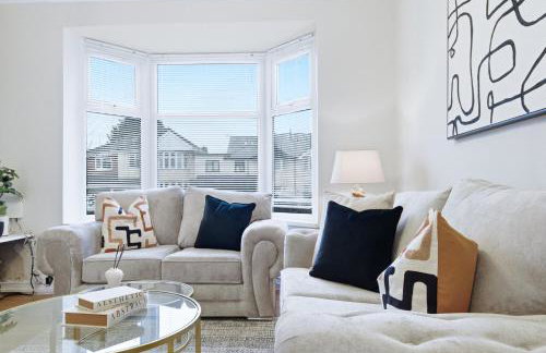 NEW 4 Beds Huge Driveway for LWBs Group Base Willenhall Bilston Junction 10 M6 A454 Keyway Junction A463- Wolverhampton Walsall--Bloxwich - I54 Business Park-Molineux Stadium - BY Samina - ARZ Stays - Regular Work & Long Stays Available - Foto 25