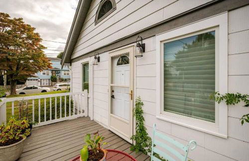 Gem by the water with firepit & all fenced backyard 2 Bedrooms - Photo 8