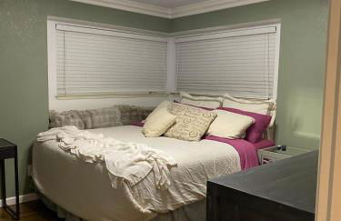 English Rose Garden Cottage near Roseville, CA - Foto 9