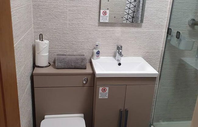 Immaculate 2-bed Apartment in Leigh - Foto 15