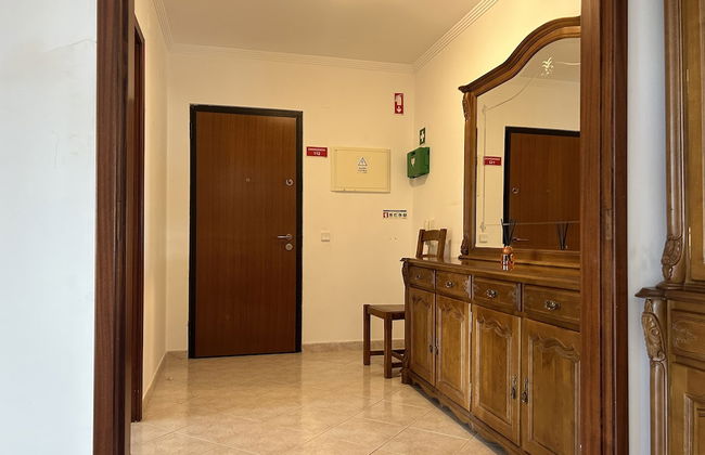 Poolside Apartment with 2 bedrooms, patio and BBQ - Foto 35