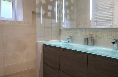 Maison rénovée pierre, jardin, WIFI, 400m mer, St Quay-Perros - FR-1-368-258 - Foto 6